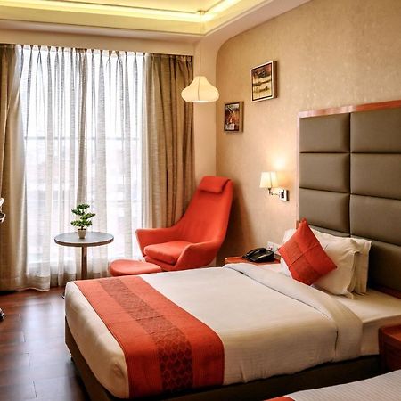 Dng The Grand Hotel Kanpur Extérieur photo