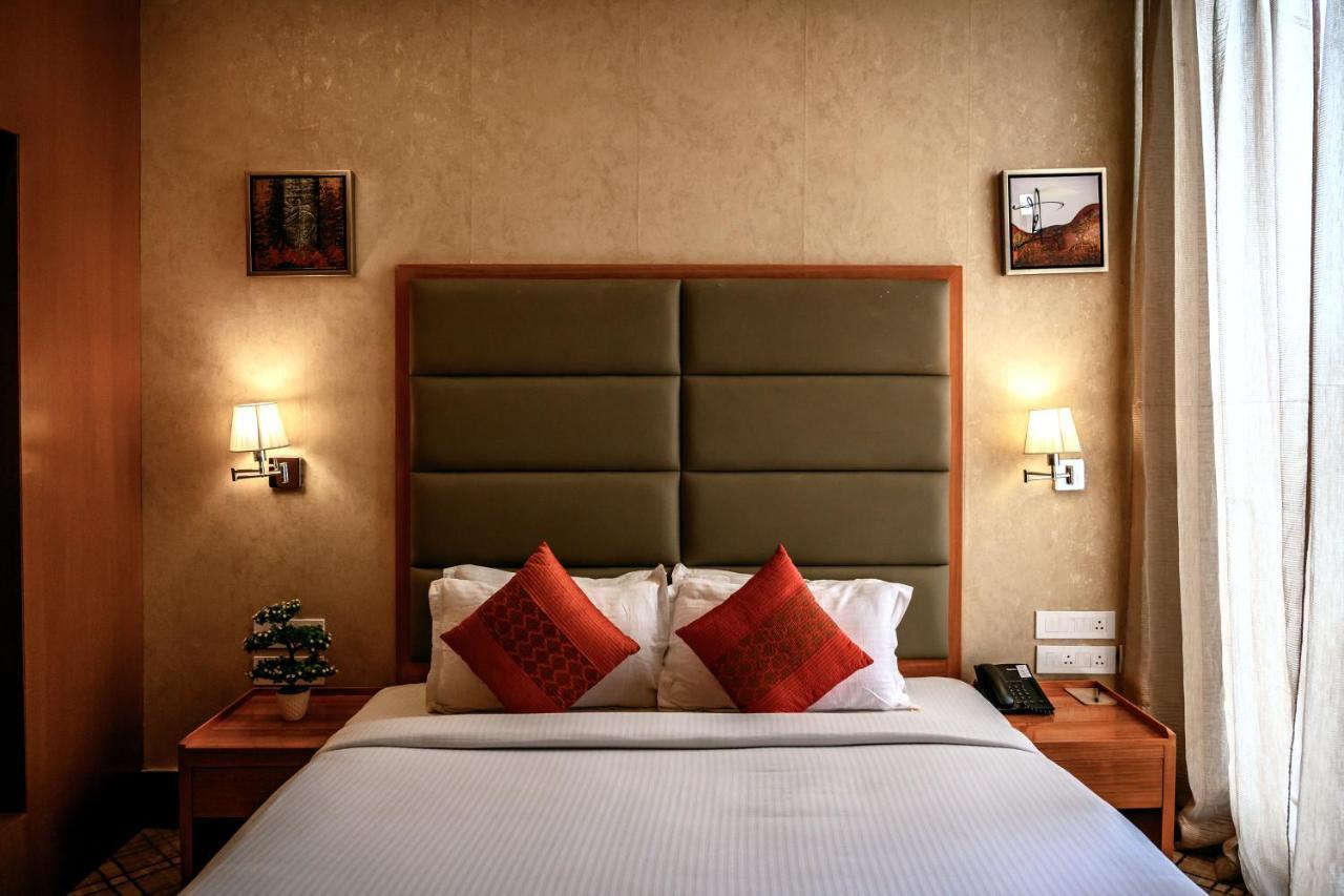Dng The Grand Hotel Kanpur Extérieur photo