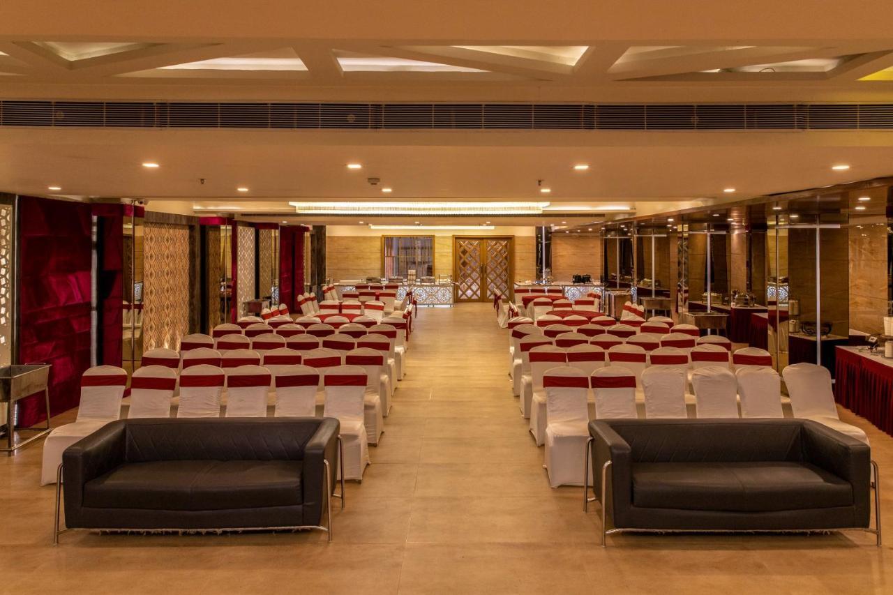 Dng The Grand Hotel Kanpur Extérieur photo