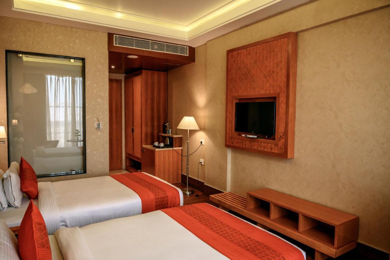 Dng The Grand Hotel Kanpur Extérieur photo